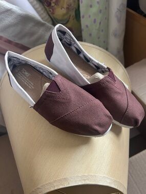 Toms Two-Tone Maroon and White Canvas Slip-On Flats